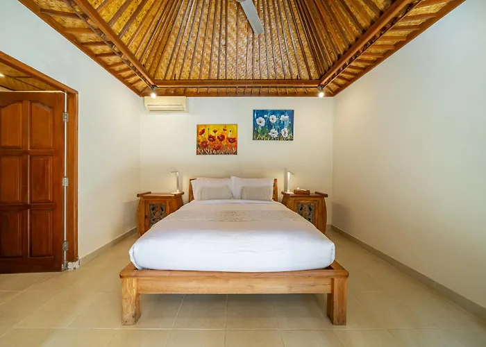 Villa Palm Merah