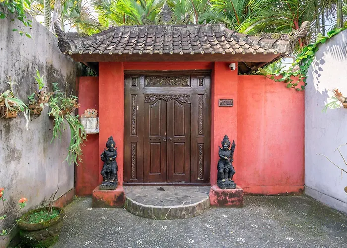 Palm Merah فيلة